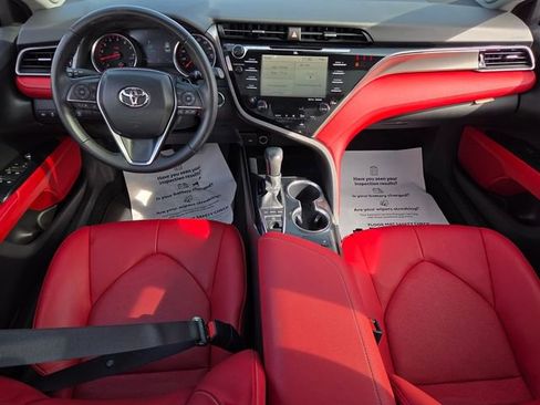 Used 2020 Toyota Camry XSE image 9