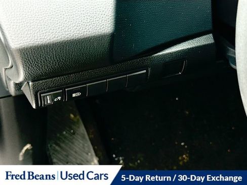 Used 2022 Toyota Corolla SE w/ SE Premium Package image 12