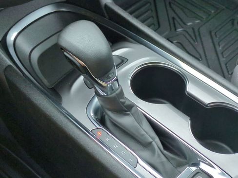 Used 2023 Chevrolet Malibu LT image 32