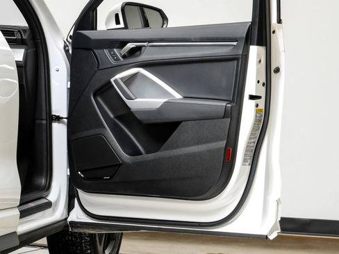 Used 2024 Audi Q3 2.0T Premium Plus w/ Premium Plus Package image 47