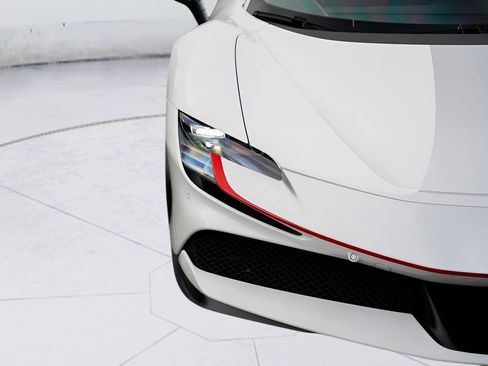 Used 2022 Ferrari SF90 Spider image 22