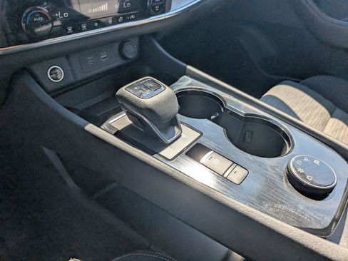 Used 2023 Nissan Rogue SV AWD/4WD image 19