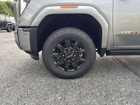 New 2026 GMC Sierra 2500 AT4 w/ AT4 Premium Plus Package AWD/4WD image 8