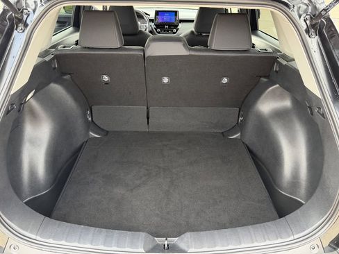 Used 2025 Toyota Corolla Cross LE image 29