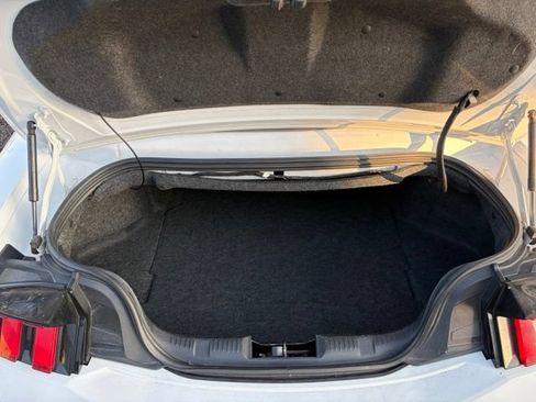 Used 2024 Ford Mustang Convertible RWD image 17