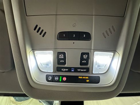 Used 2017 GMC Acadia SLT FWD image 31