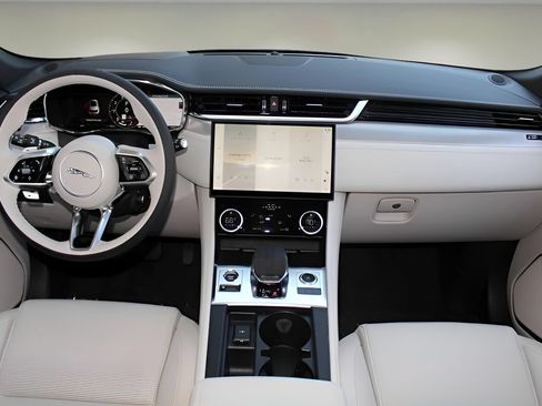 Used 2026 Jaguar F-PACE R-Dynamic S AWD/4WD image 13