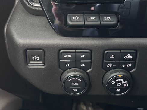 Certified 2022 Chevrolet Silverado 1500 ZR2 w/ Technology Package image 25