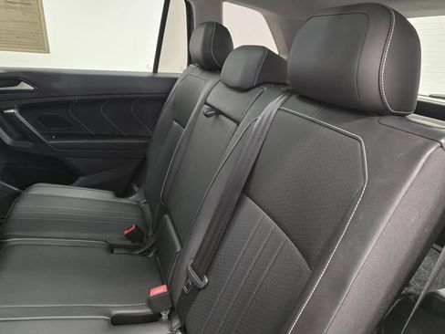 Used 2023 Volkswagen Tiguan SE FWD image 29