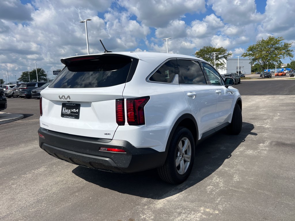 Certified 2023 Kia Sorento LX AWD/4WD image 4