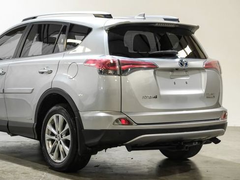 Used 2017 Toyota RAV4 Limited AWD/4WD image 17