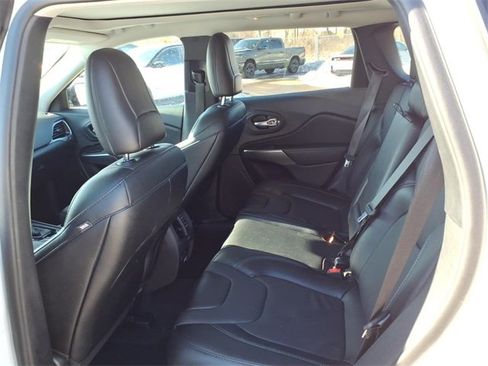 Used 2022 Jeep Cherokee Limited image 8