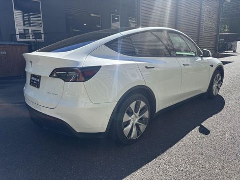 Used 2021 Tesla Model Y Long Range AWD/4WD image 4