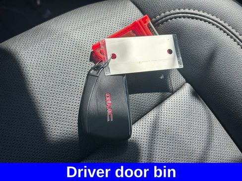 Used 2023 GMC Yukon XL SLT image 50