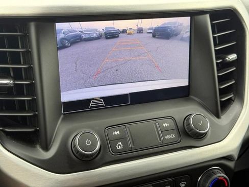 Certified 2023 GMC Acadia SLE FWD image 18