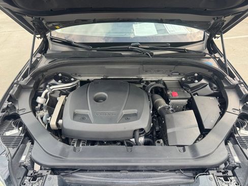 Used 2020 Volvo XC60 T5 Momentum FWD image 20