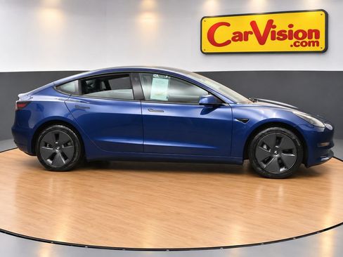 Used 2021 Tesla Model 3 Standard Range Plus RWD image 3
