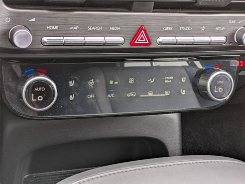 Used 2026 Hyundai Palisade Calligraphy FWD image 13