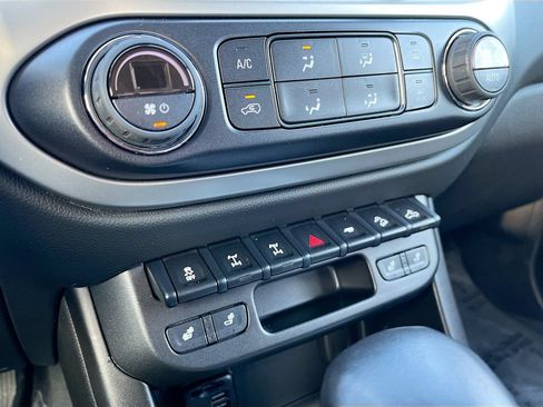 Used 2022 Chevrolet Colorado ZR2 w/ Colorado ZR2 Bison Edition AWD/4WD image 16