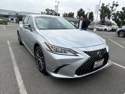 Used 2025 Lexus ES 300h w/ Premium Package