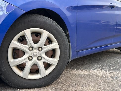 Used 2014 Hyundai Accent GS FWD image 23