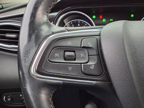 Used 2022 Buick Encore GX Essence w/ Experience Buick Package FWD image 12