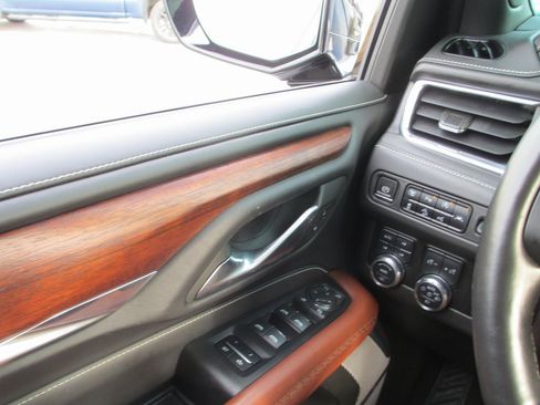 Used 2023 GMC Yukon Denali Ultimate image 31