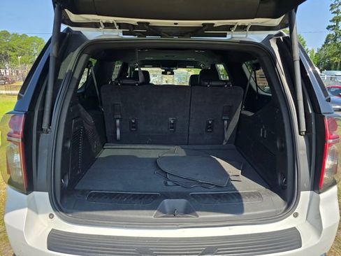 Used 2024 Chevrolet Suburban LT RWD image 31