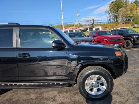 Certified 2022 Toyota 4Runner SR5 Premium w/ Moonroof Package AWD/4WD image 9