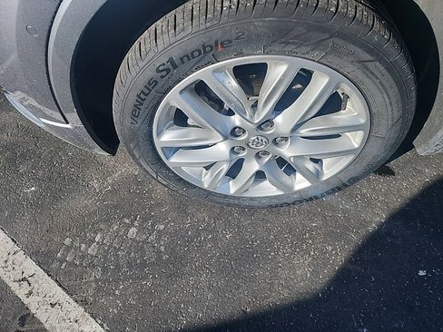 Used 2019 Buick Envision Premium w/ Driver Confidence Package image 11