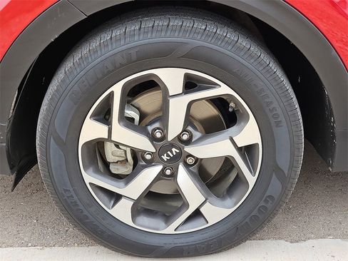 Used 2021 Kia Sportage LX image 5