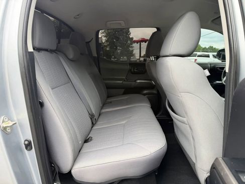 Used 2019 Toyota Tacoma SR5 RWD image 16