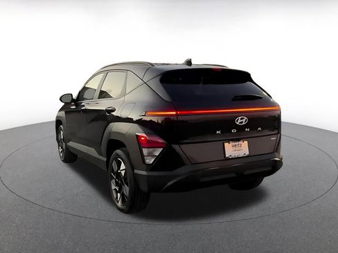 Used 2025 Hyundai Kona SEL image 11