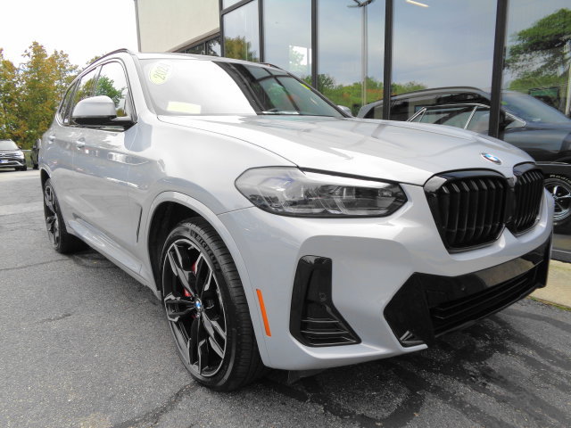 Used 2024 BMW X3 xDrive30i AWD/4WD image 3
