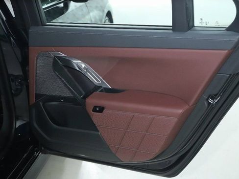 Certified 2023 BMW i7 xDrive60 image 34