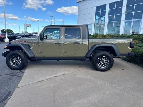 Used 2026 Jeep Gladiator Mojave AWD/4WD image 8