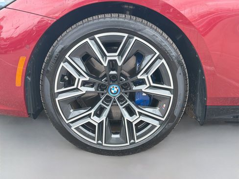 Used 2025 BMW i5 eDrive40i image 40