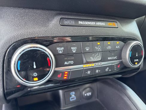Used 2022 Ford Escape SEL w/ Technology Package FWD image 22