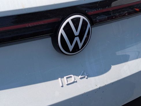 Used 2024 Volkswagen ID.4 2WD image 5