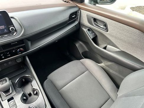 Used 2023 Nissan Rogue S image 20