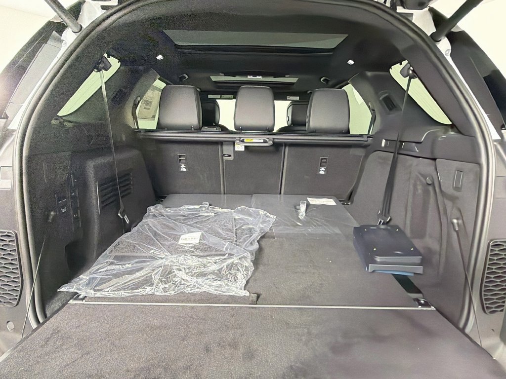 New 2026 Land Rover Discovery S AWD/4WD image 28