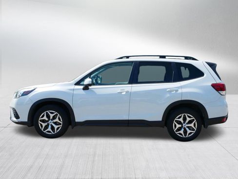 Used 2024 Subaru Forester Premium AWD/4WD image 4