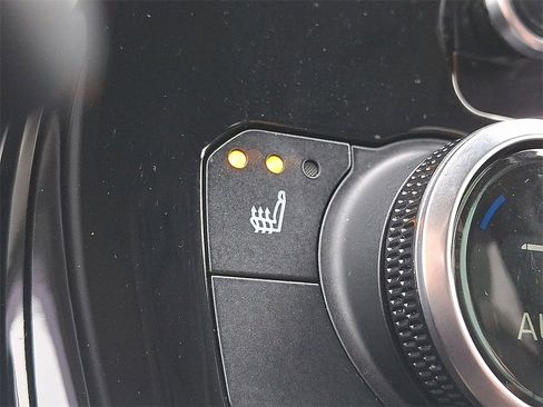 Used 2023 Toyota Highlander XLE image 15