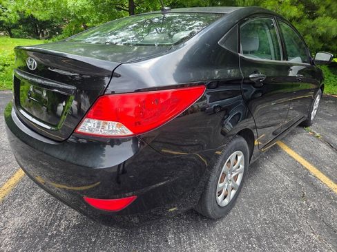 Used 2014 Hyundai Accent GLS w/ Option Group 2 FWD image 10