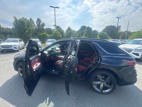 Used 2023 Genesis GV70 2.5T w/ Sport Prestige Package AWD/4WD image 4