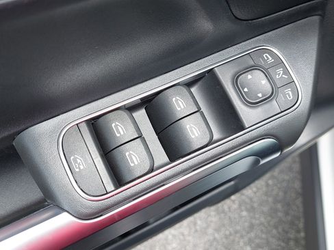 Certified 2025 Mercedes-Benz GLB 250 GLB 250 image 27