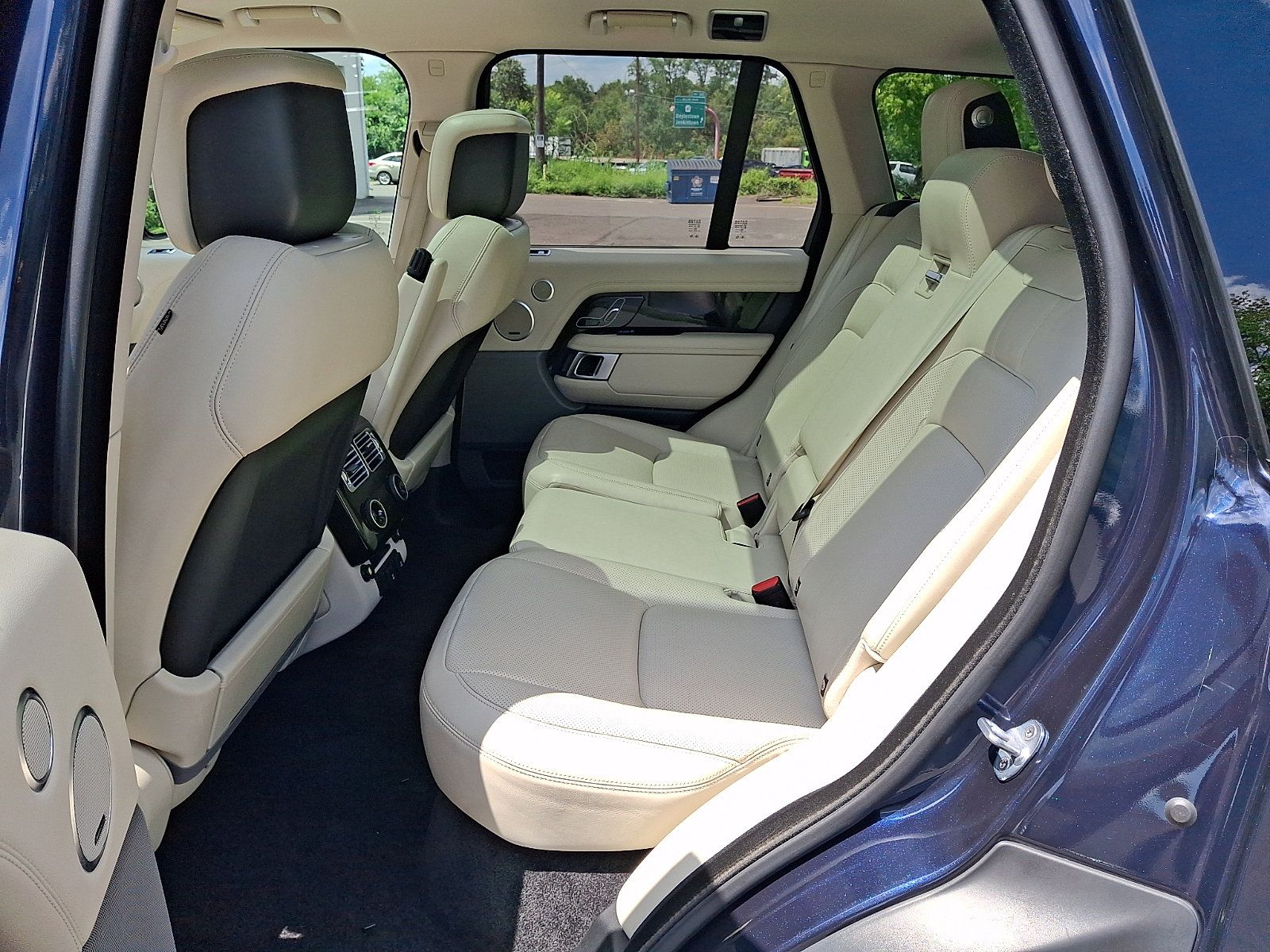 Used 2018 Land Rover Range Rover HSE AWD/4WD image 5