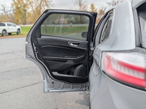 Used 2022 Ford Edge SEL w/ Convenience Package image 32