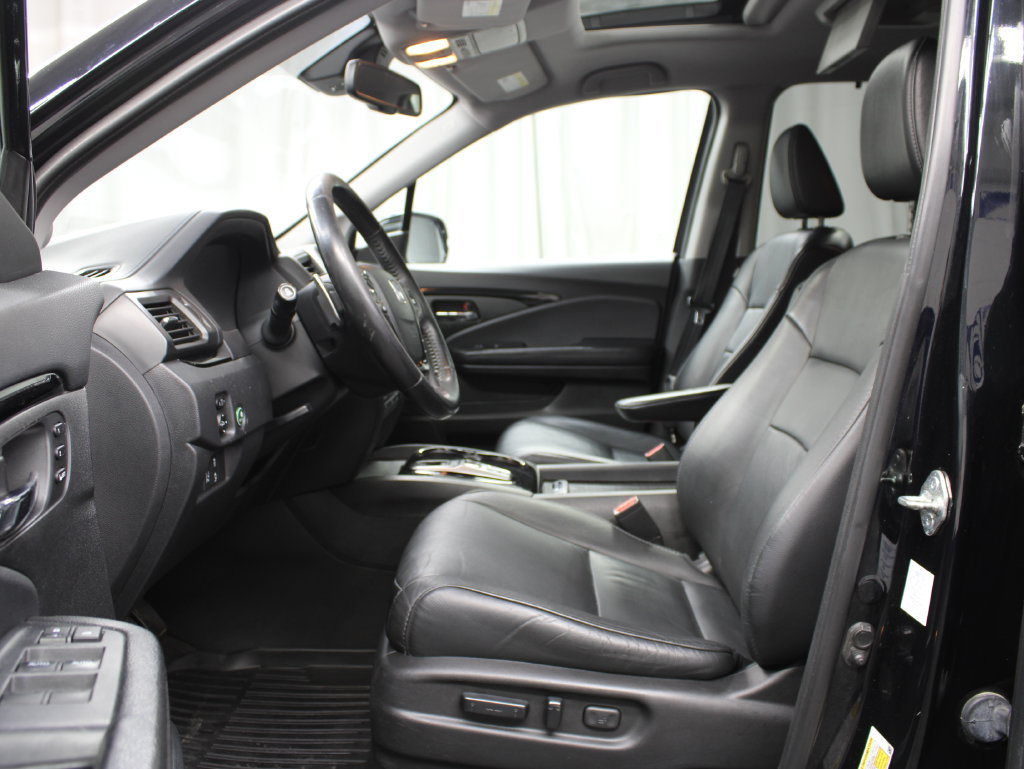 Used 2018 Honda Pilot Touring image 14