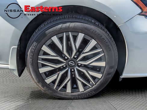 Used 2024 Nissan Altima 2.5 SV AWD/4WD image 28